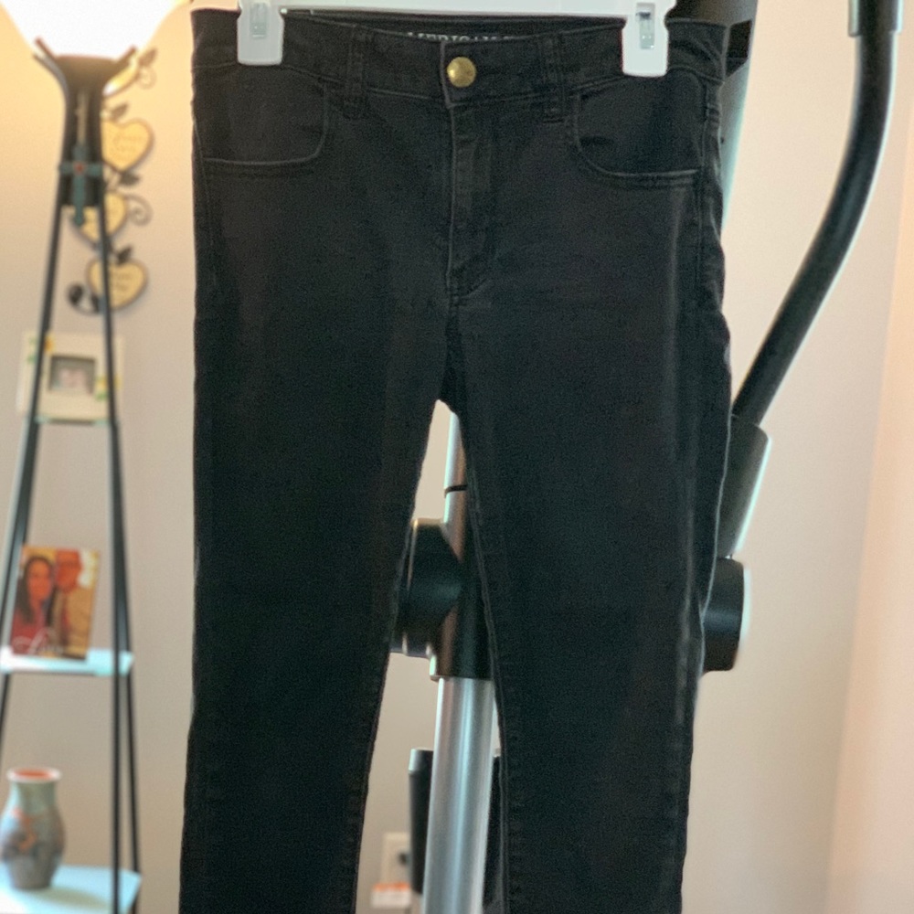 Mid-Rise Black Jegging